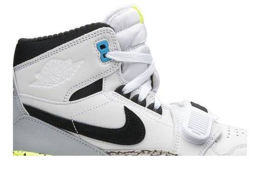 Jordan Legacy 312 Command Force Volt