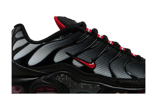 Nike Air Max Plus Black Gradient Red