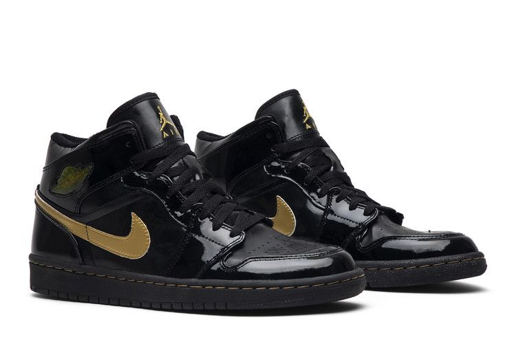 Jordan 1 Retro Black Metallic Gold (2003)