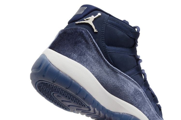 Jordan 11 Retro Midnight Navy (Women's)