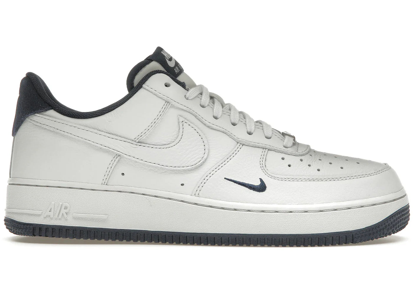 Nike Air Force 1 Low '07 LV8 Photon Dust Obsidian