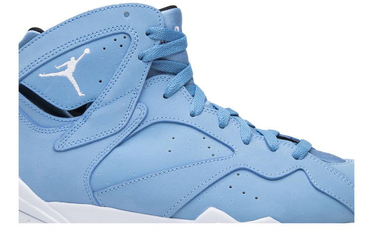 Jordan 7 Retro Pantone