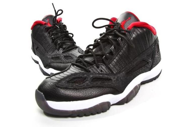 Jordan 11 Retro Low IE Black Varsity Red (2011)