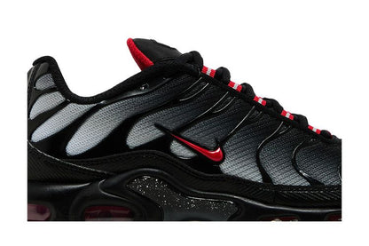Nike Air Max Plus Black Gradient Red
