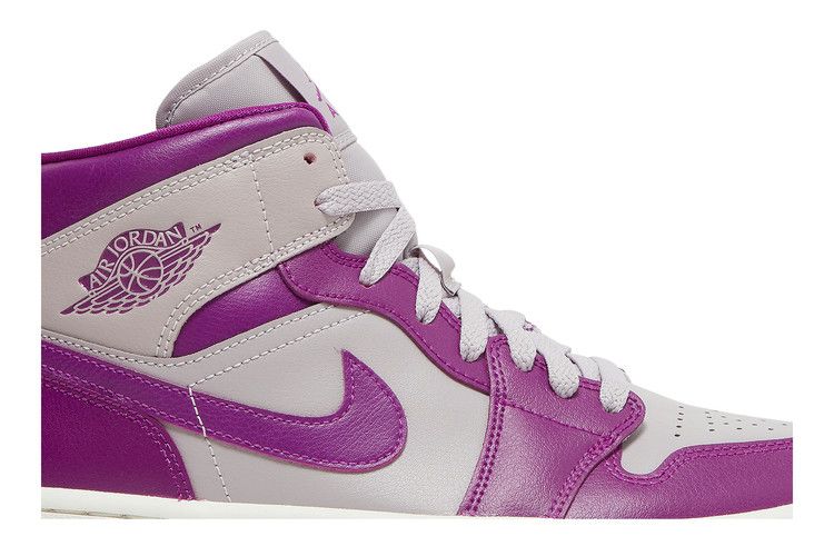 Jordan 1 Mid Magenta (2022) (Women's)