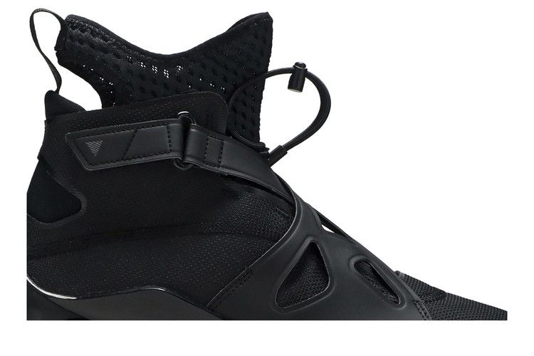 Jordan Air Latitude 720 Triple Black (Women's)