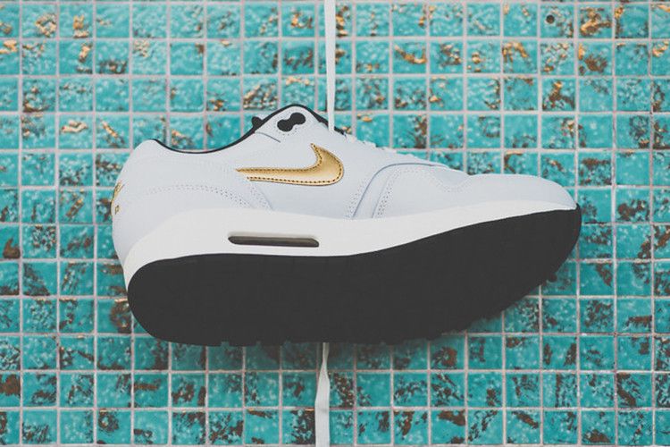 Nike Air Max 1 Gold Trophy