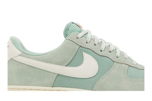 Nike Air Force 1 Low '07 LV8 Certified Fresh Enamel Green