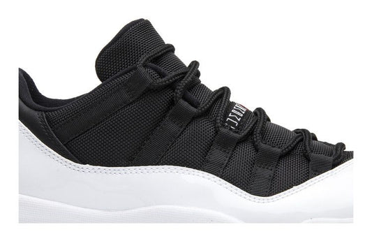 Jordan 11 Retro Low Tuxedo