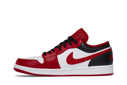 Jordan 1 Low Bulls