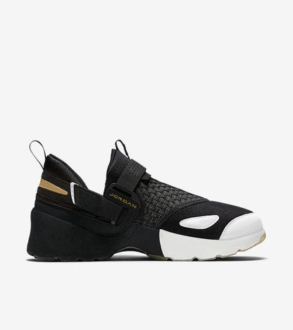 Jordan Trunner LX BHM (2017)