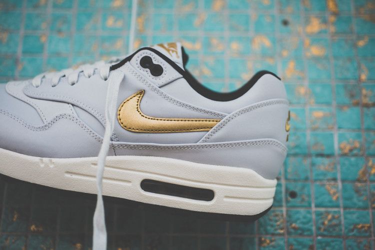 Nike Air Max 1 Gold Trophy