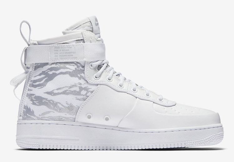 Nike SF Air Force 1 Mid Winter Camo