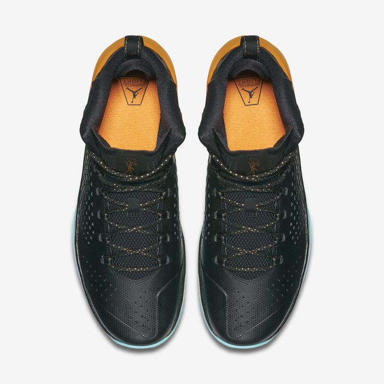 Jordan Melo M11 Black/Metallic Gold-Bright Ctrs-Lsr