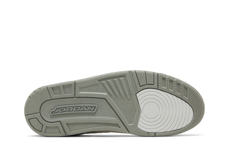 Jordan Spizike Low Summit White Photon Dust