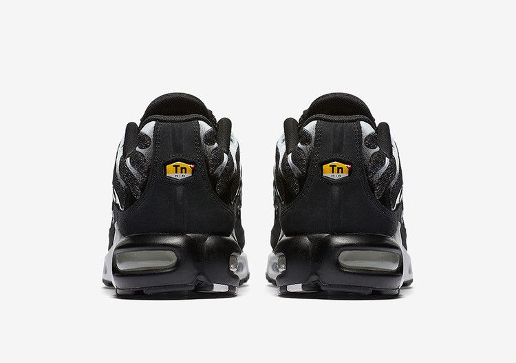 Nike Air Max Plus Black Sail