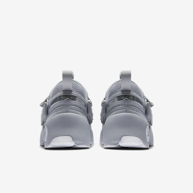 Jordan Trunner LX Wolf Grey