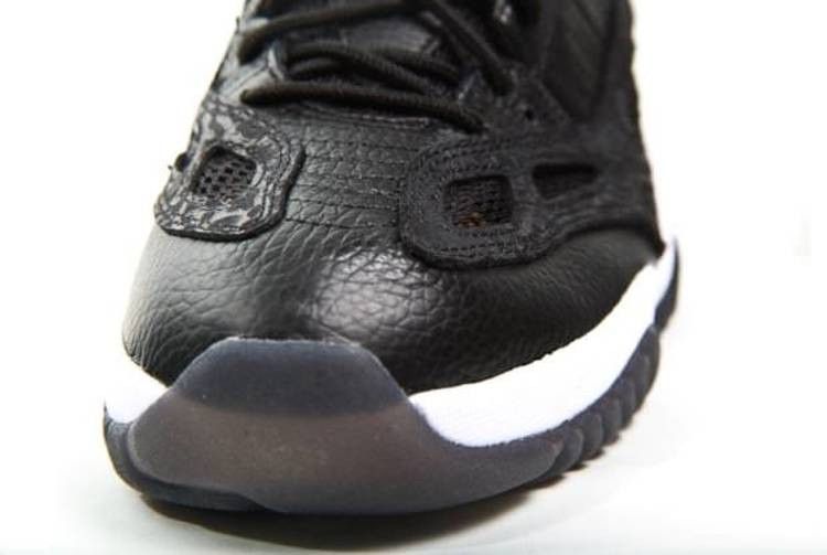 Jordan 11 Retro Low IE Black Varsity Red (2011)