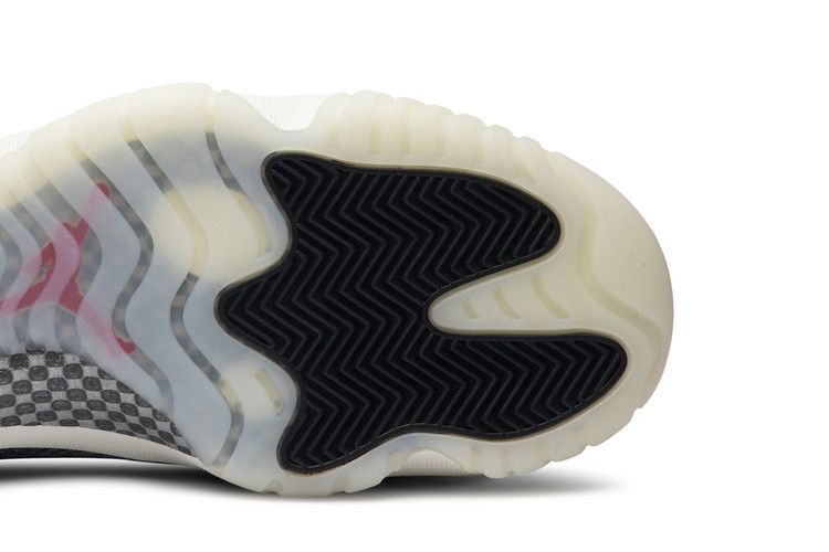 Jordan 11 Retro Low Snake Light Bone
