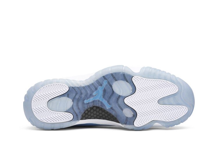 Jordan 11 Retro Pantone