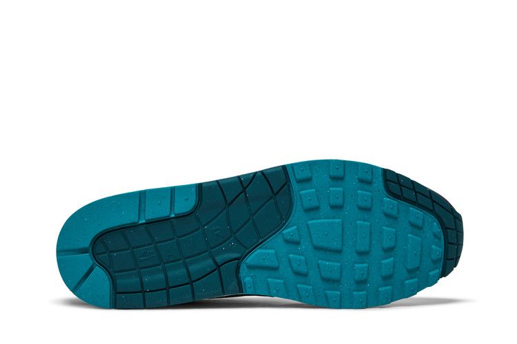 Nike Air Max 1 LeBron James Liverpool F.C.