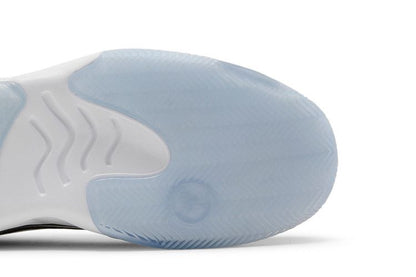 Jordan Max Aura 2 White Black Gym Red