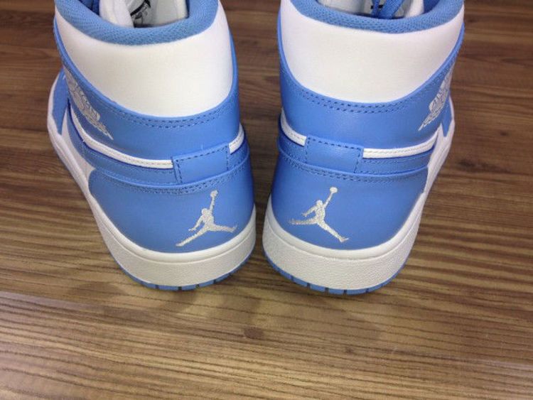 Jordan 1 Retro Mid UNC