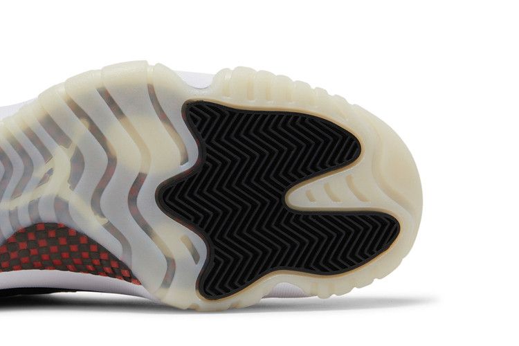 Jordan 11 Retro Low 72-10