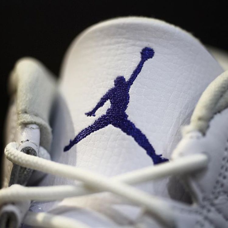 Jordan 11 Retro Low IE Cobalt (2015)