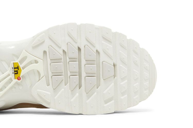 Nike Air Max Plus Vast Grey Metallic Gold (Women's)