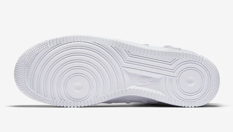 Nike SF Air Force 1 Mid Winter Camo