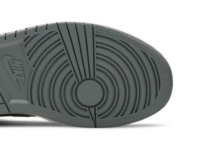 Jordan 1 High FlyEase Light Smoke Grey