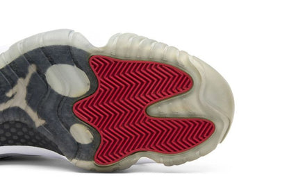 Jordan 11 Retro Low Tuxedo