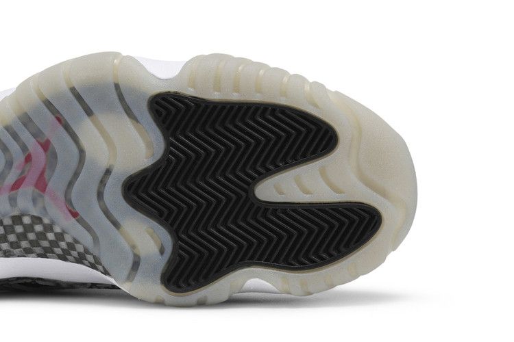 Jordan 11 Retro Low IE Black Cement