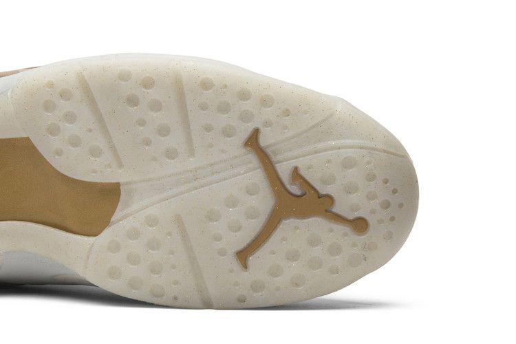 Jordan 8 Retro Champagne