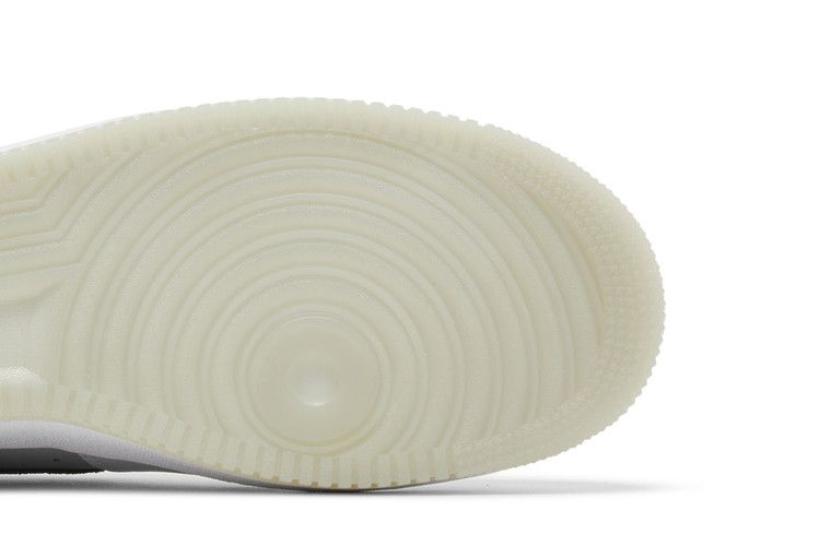 Nike Air Force 1 '07 LV8 Pure Platinum Light Carbon