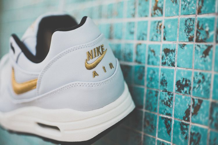 Nike Air Max 1 Gold Trophy