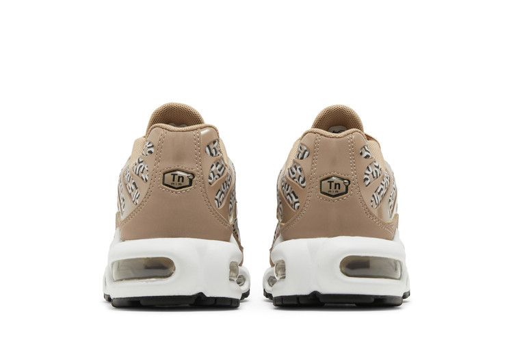 Nike Air Max Plus United in Victory (Women's)