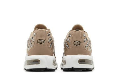 Nike Air Max Plus United in Victory (Women's)