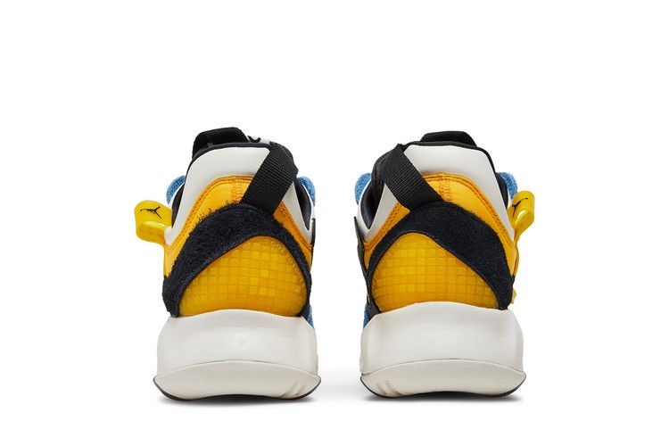 Jordan MA2 University Gold