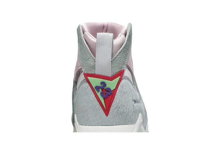 Jordan 7 Retro Neutral Grey