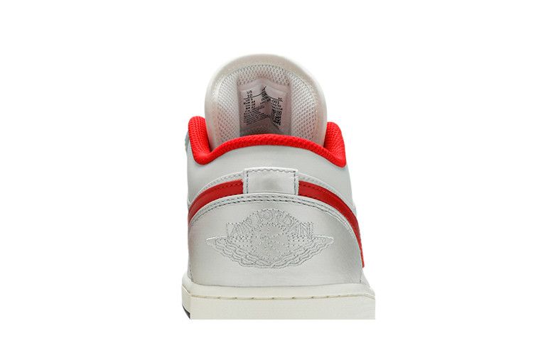 Jordan 1 Low Night Track