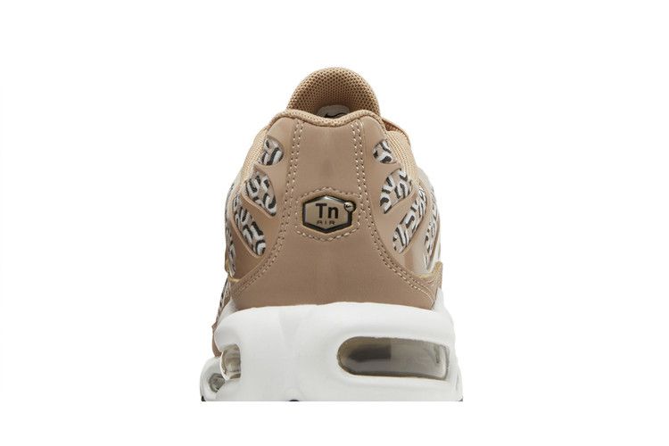 Nike Air Max Plus United in Victory (Women's)