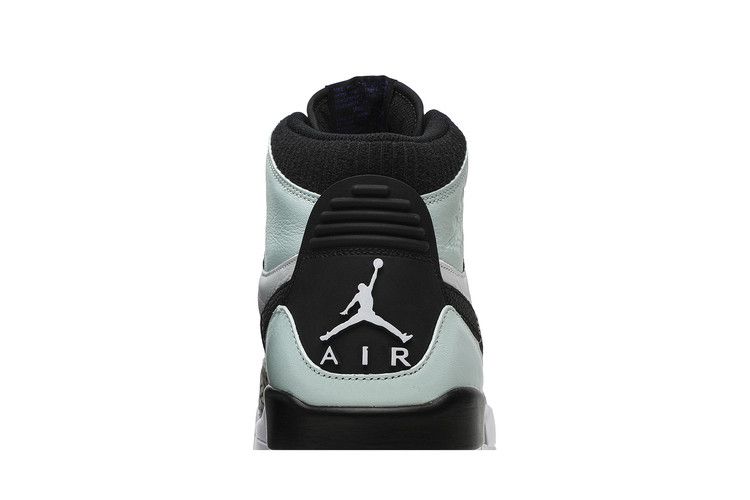 Jordan Legacy 312 Igloo