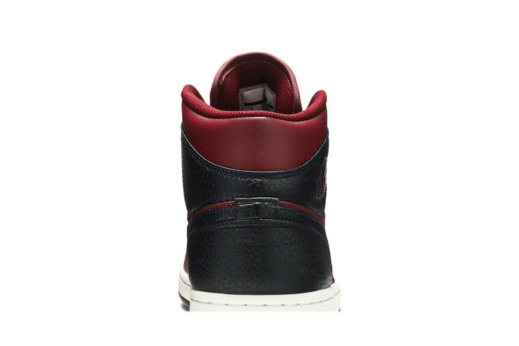 Jordan 1 Retro Mid Team Red Black