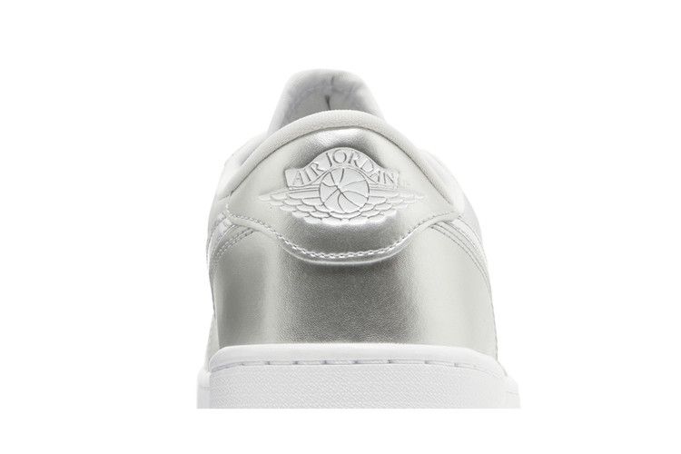 Jordan 1 Retro Low Golf Gift Giving Pack