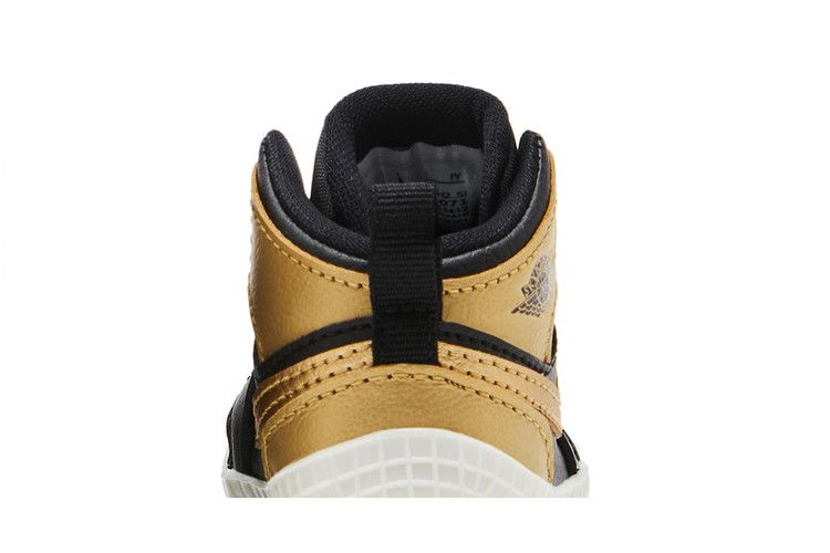 Jordan 1 Retro High OG Black Metallic Gold (I)
