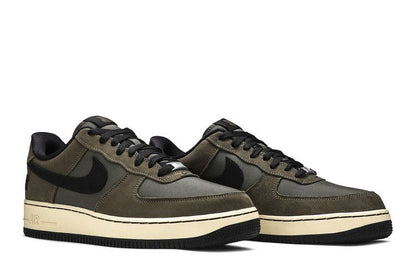 Nike Air Force 1 Low SP Undefeated Ballistic Dunk vs. AF1