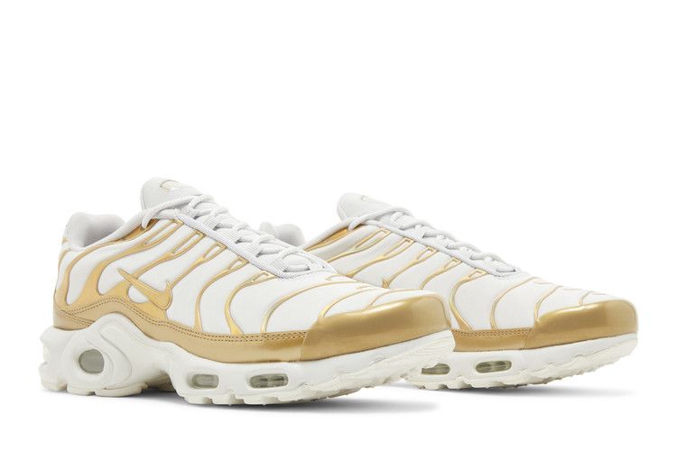 Nike Air Max Plus Vast Grey Metallic Gold (Women's)