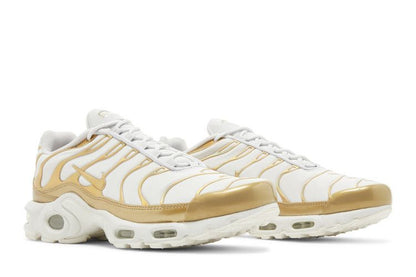 Nike Air Max Plus Vast Grey Metallic Gold (Women's)